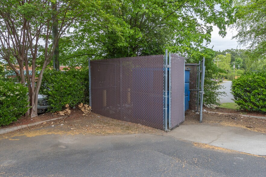 More Photos Of 2814 N Main St, Anderson General Retail For Sale