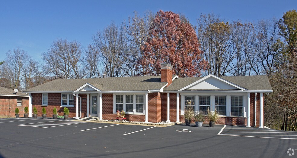 Primary Photo Of 3214 N Illinois St, Swansea Medical For Sale