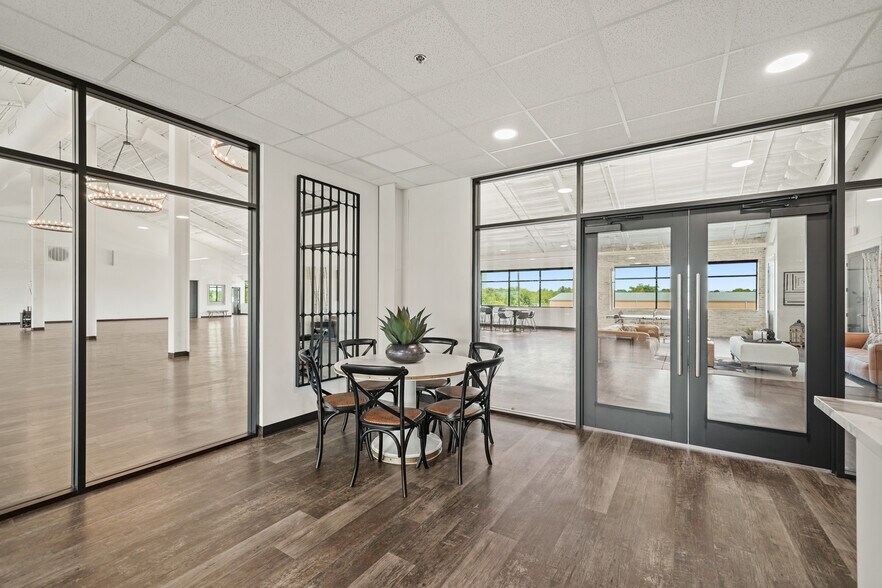 More Photos Of 4300 FM 2351 Rd, Friendswood Office For Lease