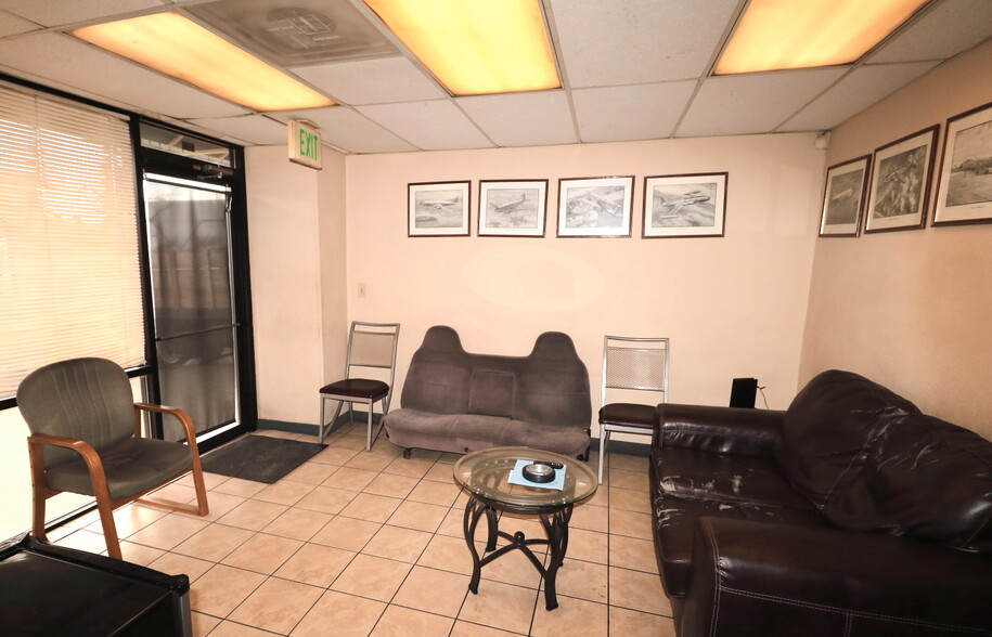 More Photos Of 374 Norfolk St, Aurora Warehouse For Sale