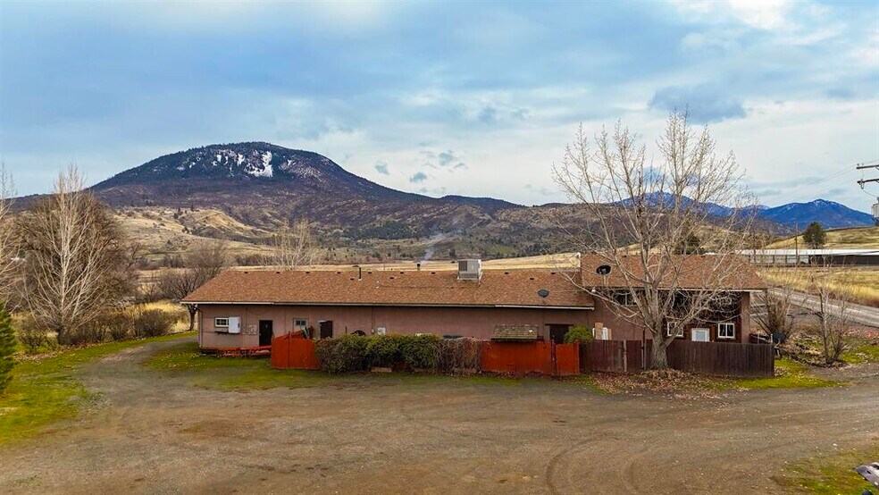 More Photos Of 14724 Hornbrook rd, Hornbrook Restaurant For Sale