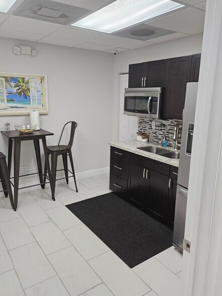 More Photos Of 300 NW 70th Ave, Plantation Medical For Lease