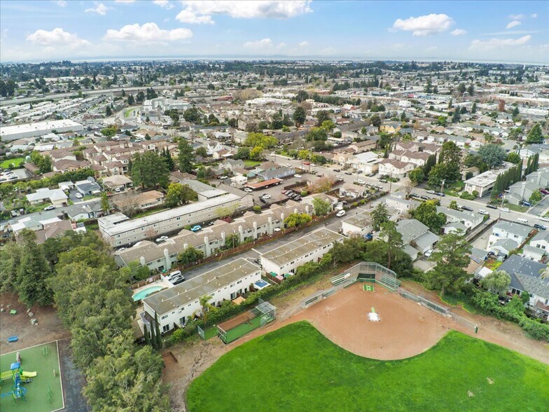 More Photos Of 20324 Forest Ave, Castro Valley Apartments For Sale