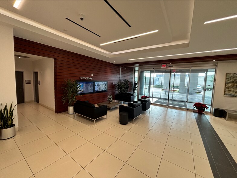 More Photos Of 9230 Katy Fwy, Houston Office For Sale