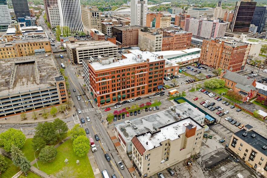 More Photos Of 87 N Clinton Ave, Rochester Apartments For Lease