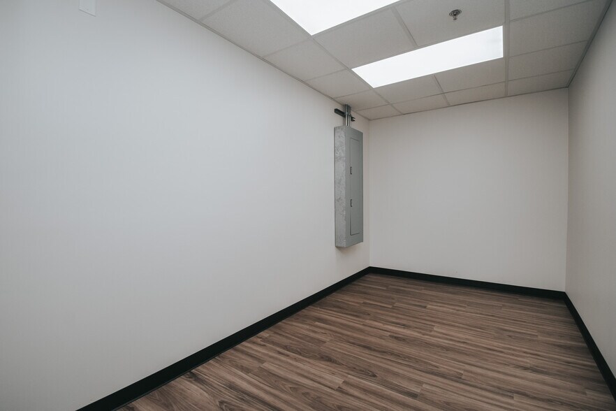 More Photos Of 3706 N Navarro St, Victoria Storefront For Lease