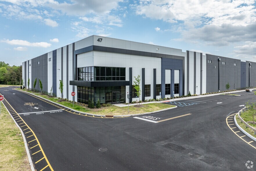 More Photos Of 47 Veronica Ave, Somerset Industrial For Lease