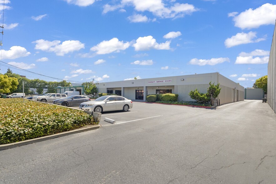 More Photos Of 290-302 Brokaw Rd, Santa Clara Warehouse For Lease