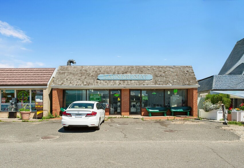 Primary Photo Of 45 S Elmwood Ave, Montauk Storefront For Sale