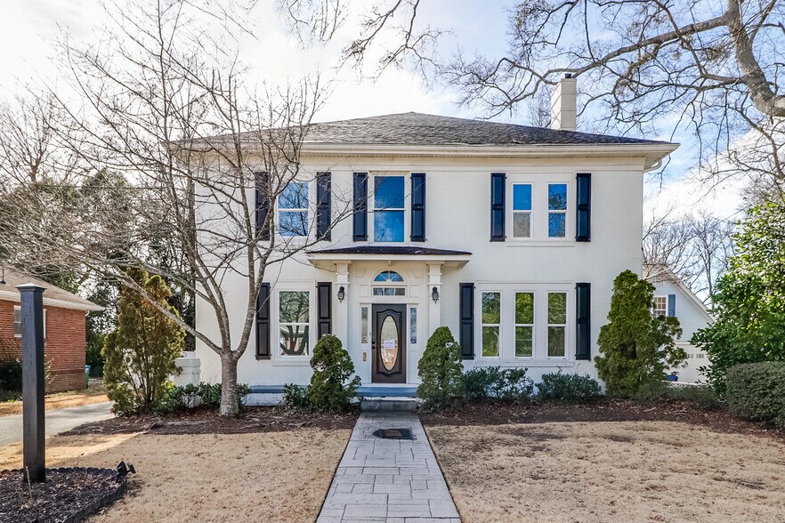 Primary Photo Of 104 W Candler St, Winder Medical For Sale