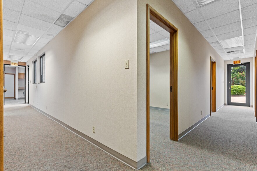 More Photos Of 915 Judson Rd, Longview Office Residential For Sale