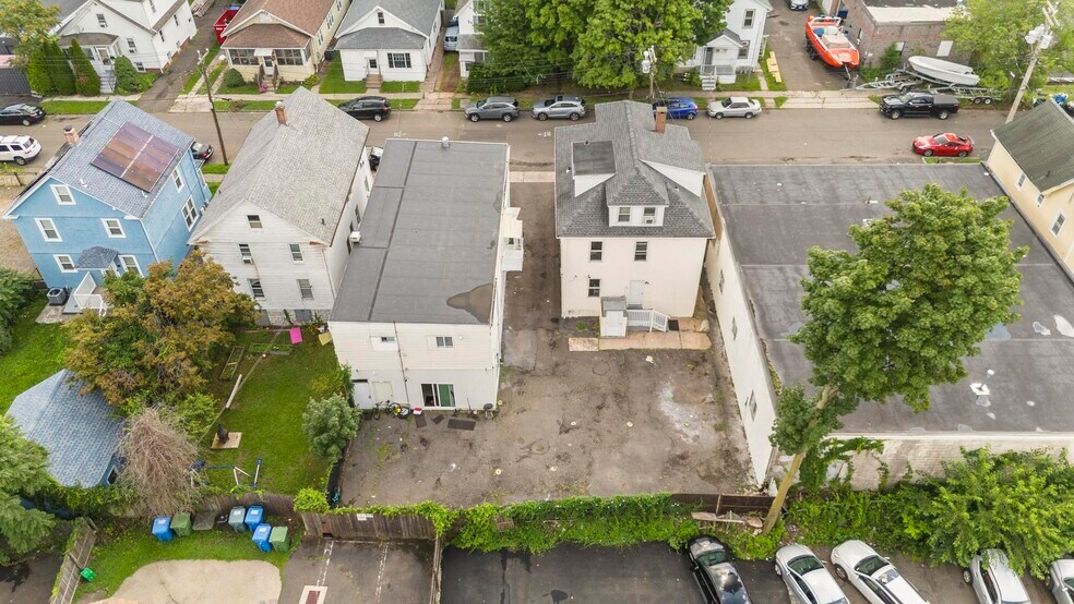 More Photos Of 26 Bagley Ave, Hamden Multifamily For Sale
