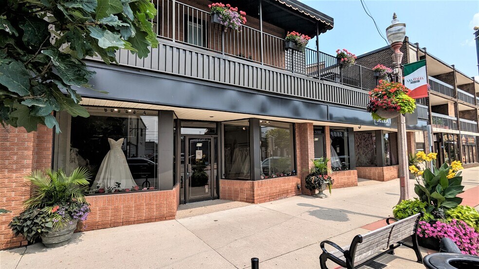 More Photos Of 816 Erie St E, Windsor Storefront Retail Residential For Sale