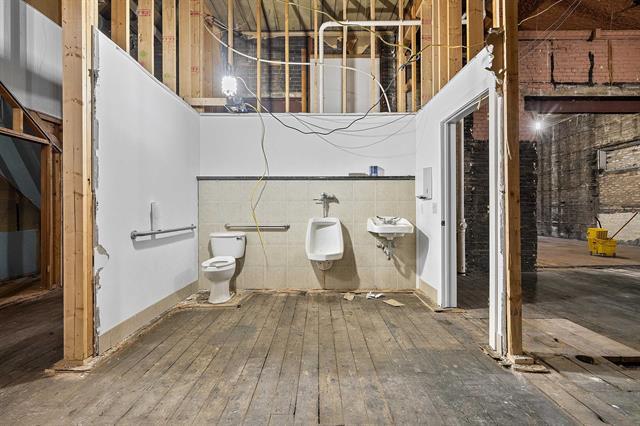 More Photos Of 408 Dousman St, Green Bay Storefront Retail Residential For Sale