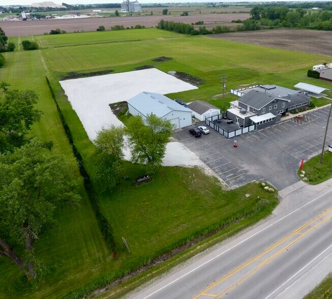 More Photos Of 7096 W State Route 17, Kankakee Restaurant For Sale