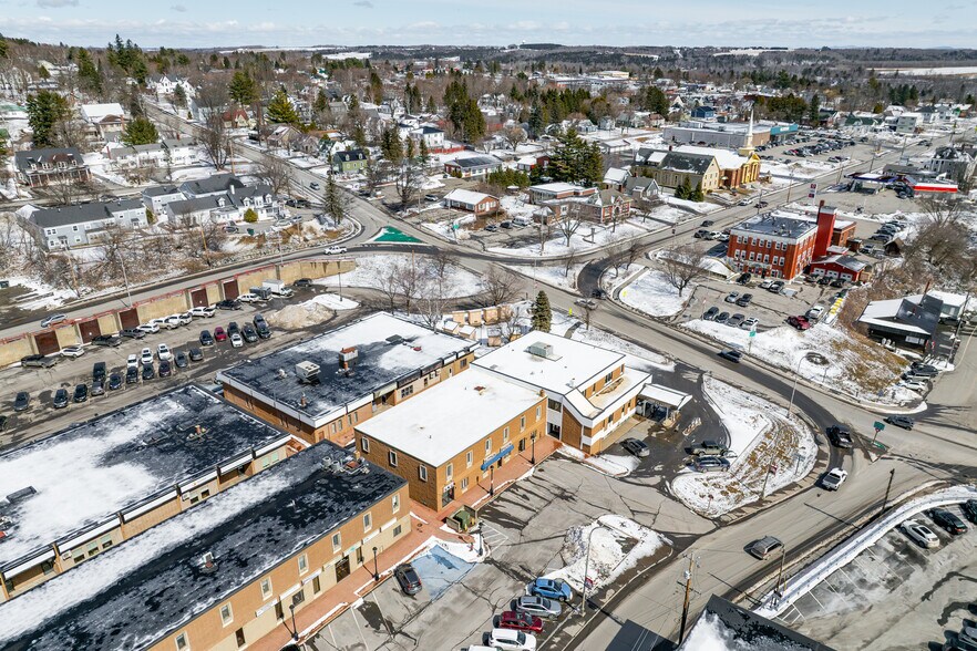 More Photos Of 14 Sweden St, Caribou Bank For Sale