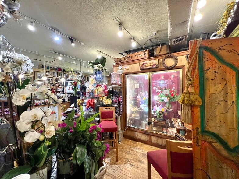 More Photos Of 333 Alcazar Ave, Coral Gables Storefront For Sale