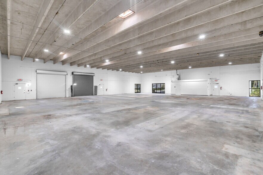 More Photos Of 3541 NW 53rd St, Fort Lauderdale Industrial For Sale
