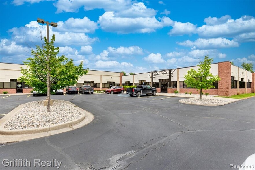 More Photos Of 5840-5936 Sterling Dr, Howell Flex For Lease