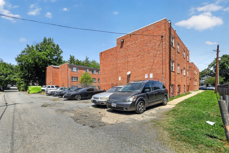 More Photos Of , Washington Multifamily For Sale