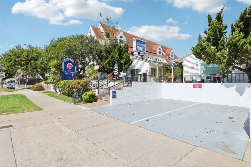 More Photos Of 370 Orange Ave, Coronado Hotel For Sale