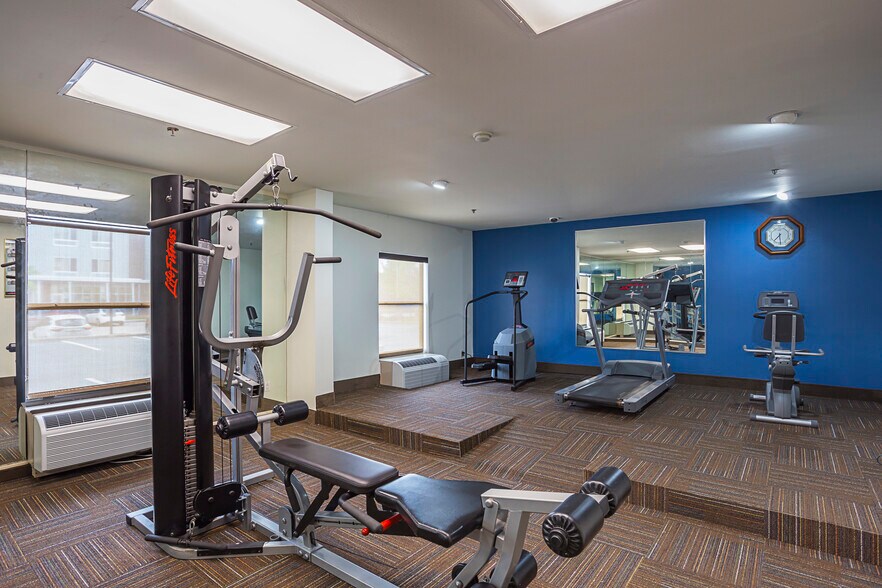 More Photos Of 4924 Constitution Ave, Baton Rouge Hotel For Sale