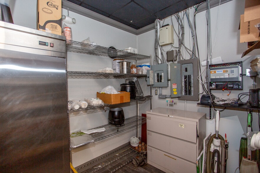 More Photos Of 720 Easton Rd, Riegelsville Freestanding For Lease