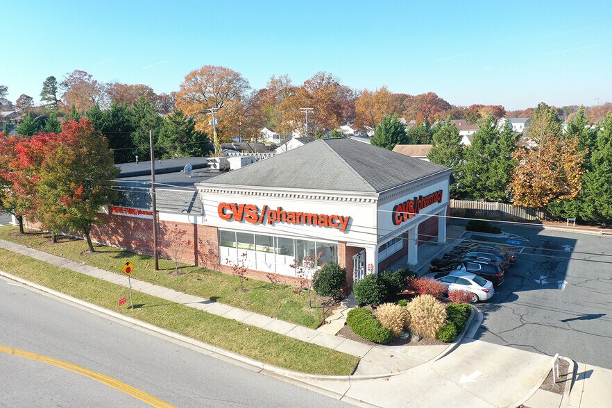 More Photos Of 2 Compass Rd, Essex Drugstore For Lease