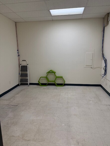 More Photos Of 33527 Yucaipa Blvd, Yucaipa Freestanding For Lease