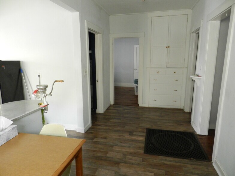 More Photos Of 104 Challis St, Salmon Warehouse For Sale
