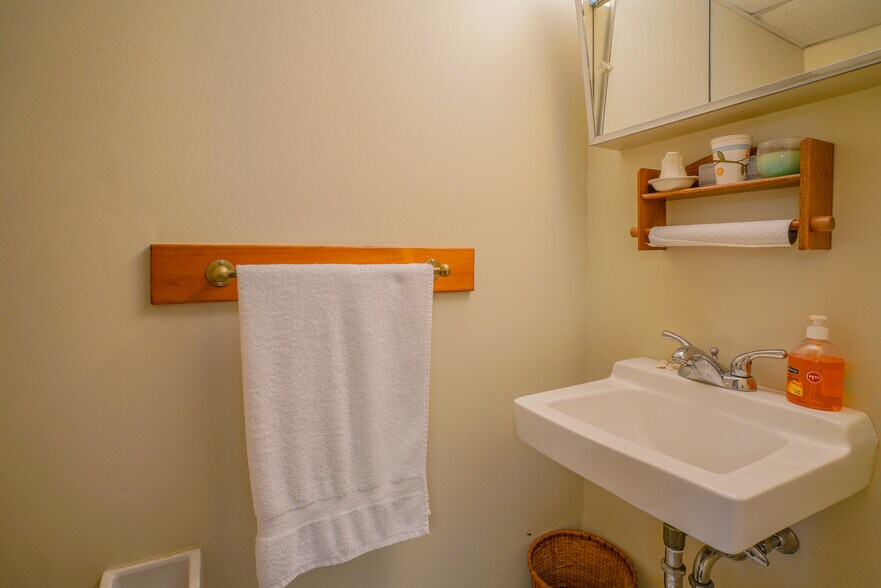 More Photos Of 610 S Cedar Ln, Upper Darby Office Residential For Sale