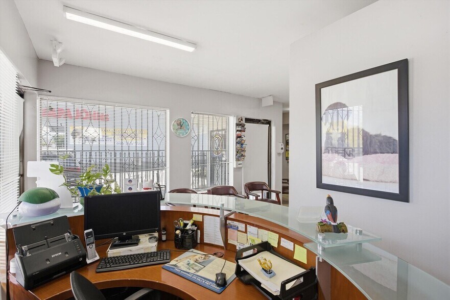 More Photos Of 3240 NW 7th St, Miami Office For Sale