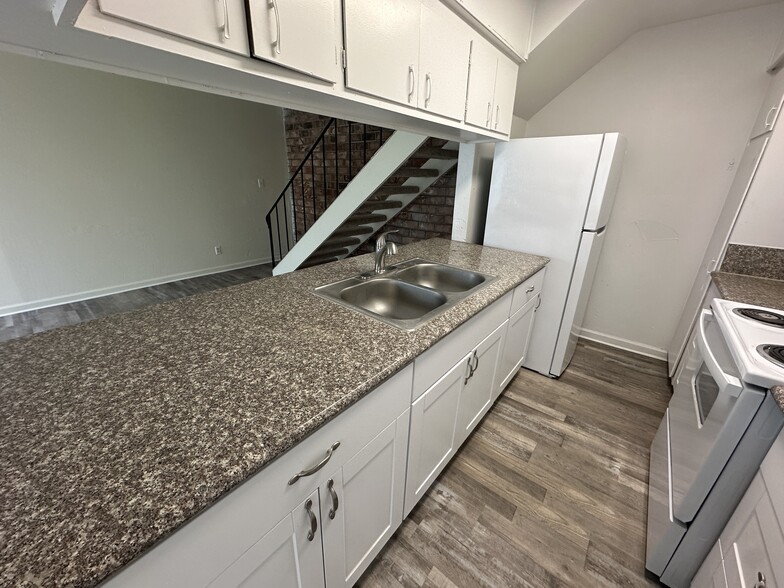 More Photos Of 67 Nedra Ct, Sacramento Apartments For Sale