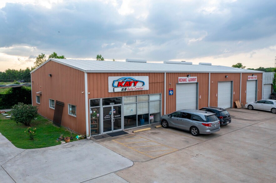 Primary Photo Of 17306 Alief Clodine Rd, Richmond Auto Repair For Sale