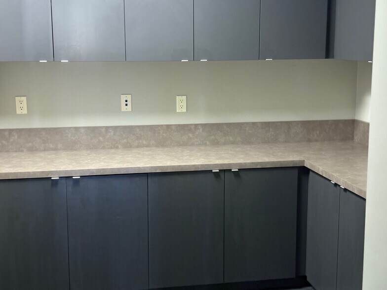 More Photos Of 1210-1214 E Green St, Pasadena Office For Lease