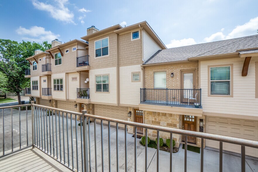 More Photos Of 6140 Oram St, Dallas Apartments For Sale