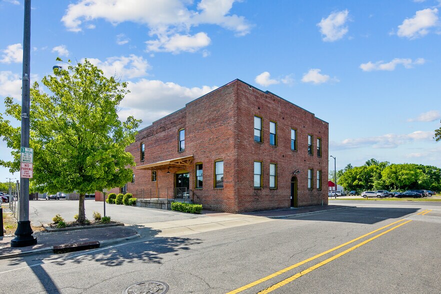 More Photos Of 159 Maxwell St, Fayetteville Office Residential For Sale