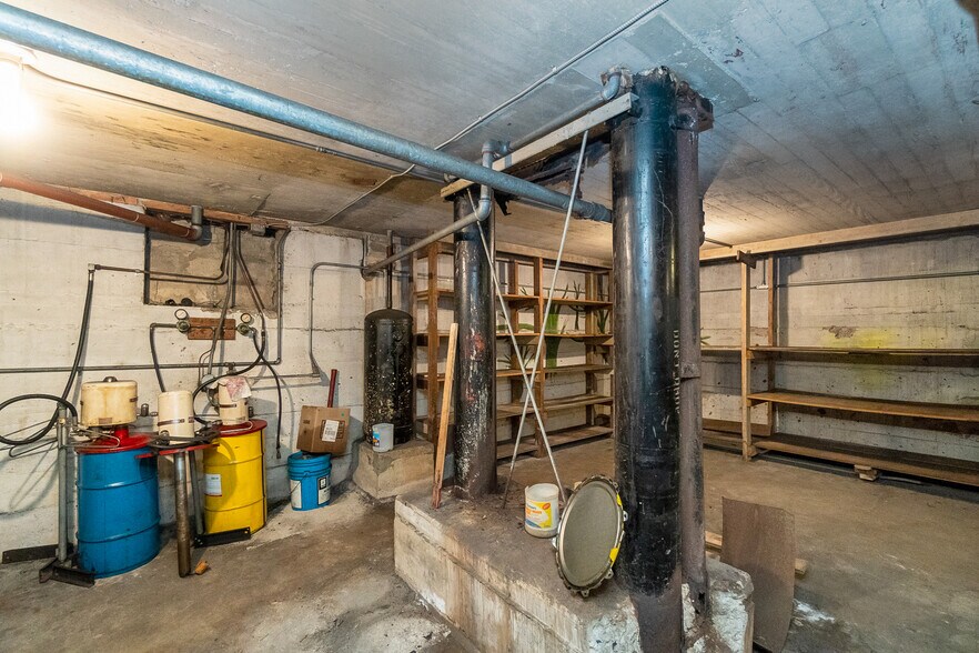 More Photos Of 6712 Main St, Martins Creek Service Station For Sale