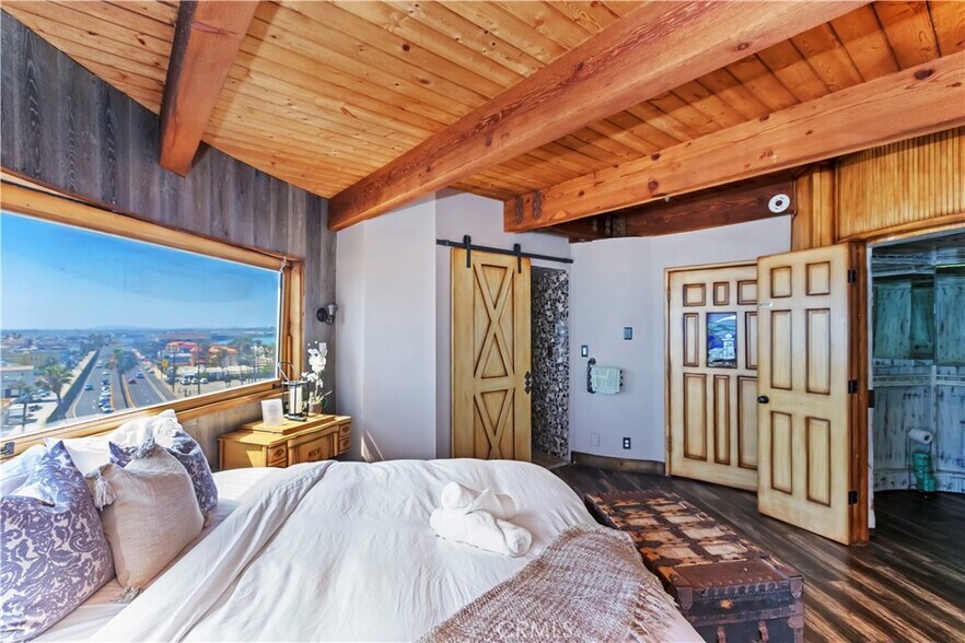 More Photos Of 1 Anderson St, Seal Beach Specialty For Sale