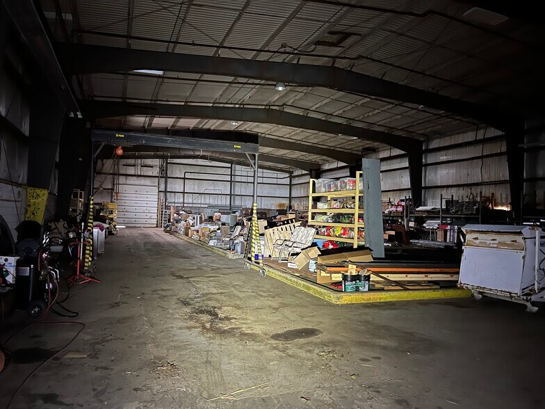 More Photos Of 5081 Whirlybird Ln, East Syracuse Warehouse For Lease
