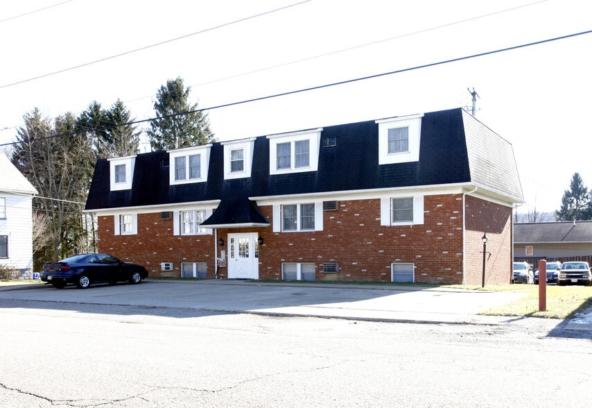 Primary Photo Of 110 E Pine St, Lisbon Apartments For Sale