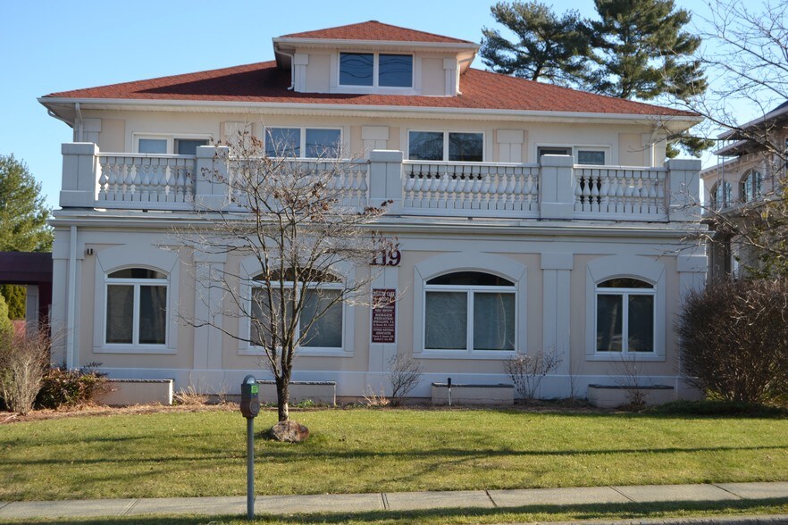 More Photos Of 119 Prospect St, Ridgewood Medical For Lease