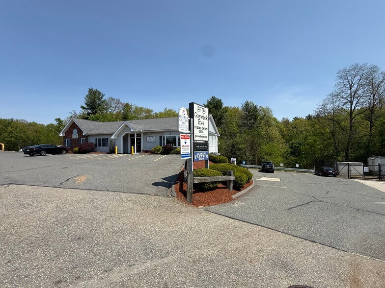 More Photos Of 694 Main St, Holden Office For Lease