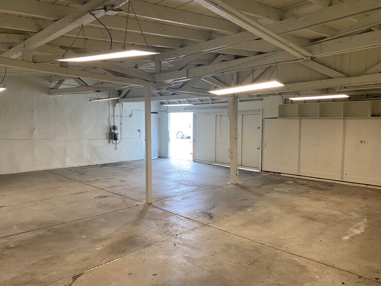 More Photos Of 2316 N San Fernando Rd, Los Angeles Warehouse For Lease