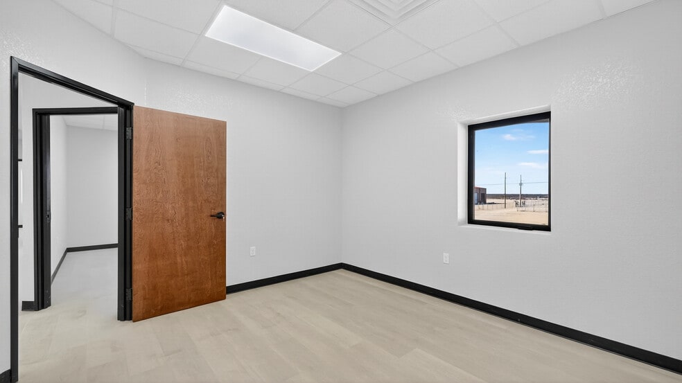 More Photos Of 16511 W Basin St, Odessa Industrial For Lease