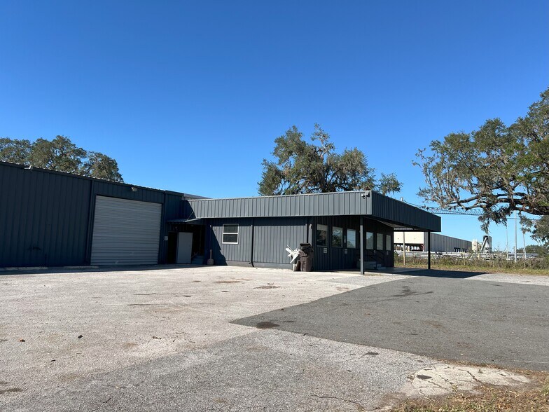 More Photos Of 929 US Highway 17, Fort Meade Light Manufacturing For Lease