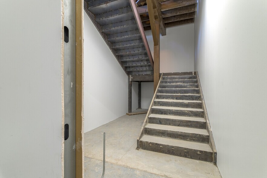 More Photos Of 2000 Nance St, Houston Loft Creative Space For Lease