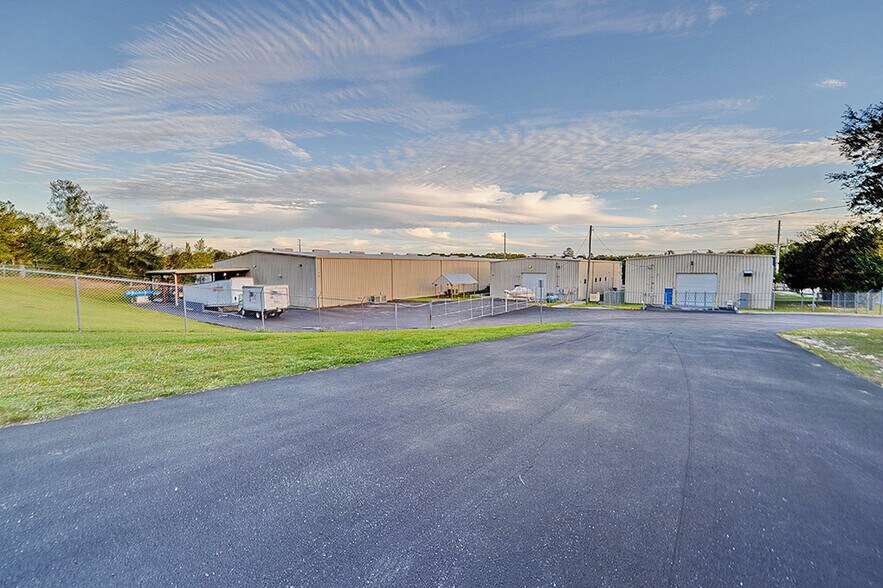 More Photos Of 715 S Easy St, Lecanto Manufacturing For Lease