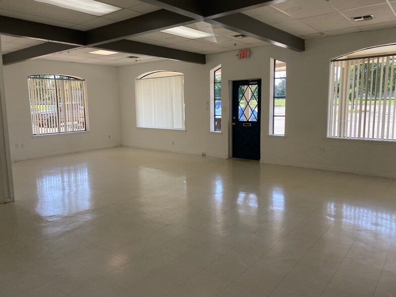 More Photos Of 2301 Midwestern Pky, Wichita Falls Unknown For Lease