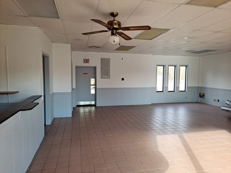 More Photos Of 126 N Canal St, Newton Falls Flex For Sale